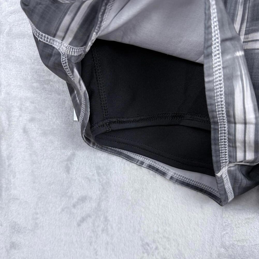 Nike Dri-FIT Plaid Running Shorts Women M Gray White Stretch Build In Tight Gym - Picture 3 of 9